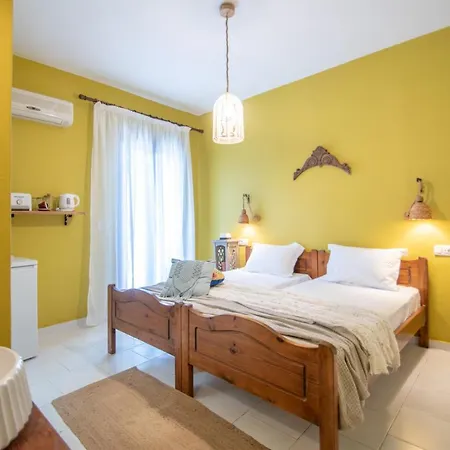 Thires Inn Vasilikí